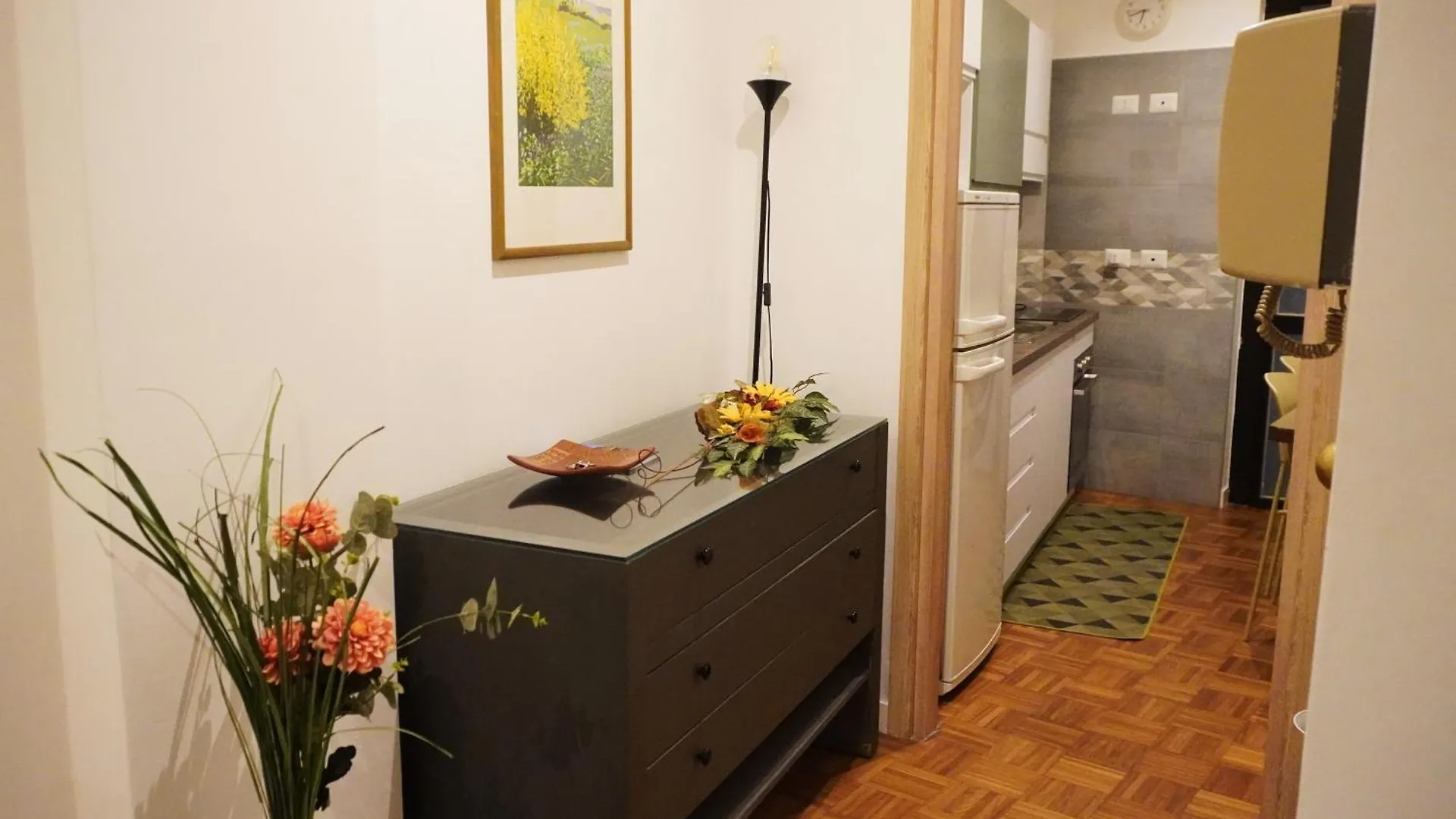 Apartment Casa Dei Fiori Colorful Apt Bari